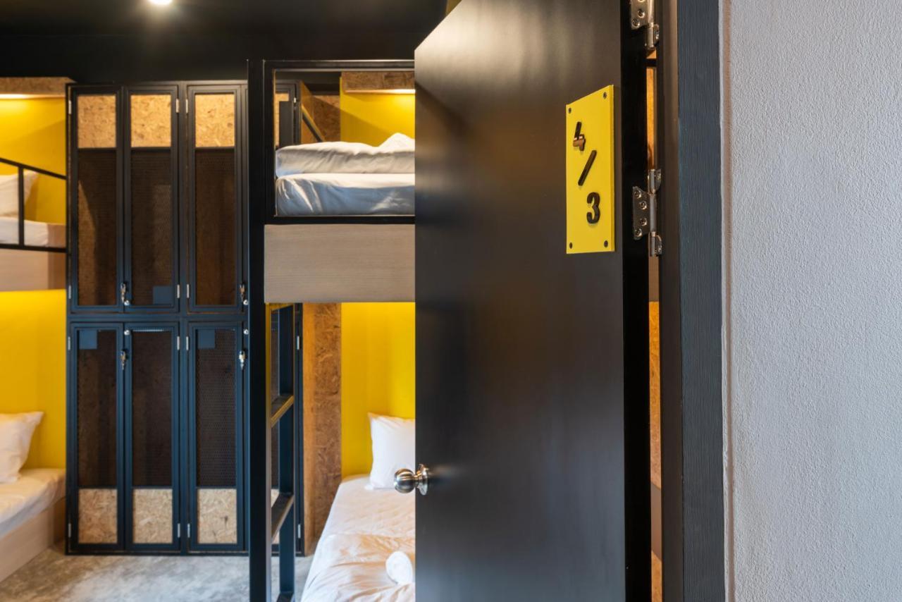 Lobsuek Hostel Bangkok Extérieur photo