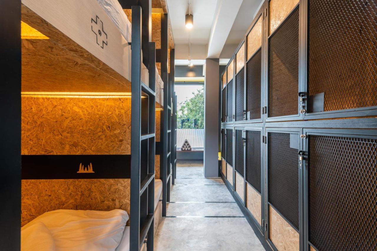 Lobsuek Hostel Bangkok Extérieur photo