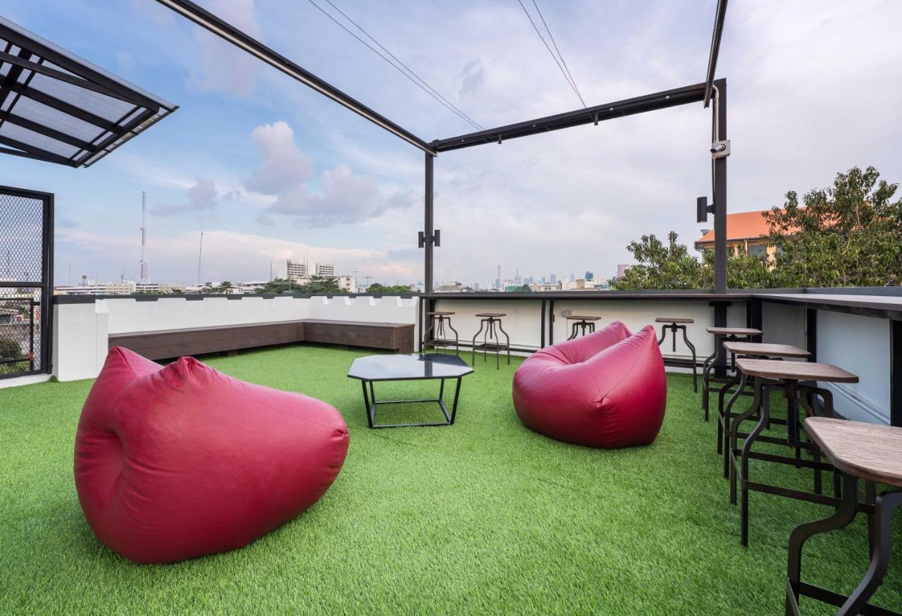 Lobsuek Hostel Bangkok Extérieur photo